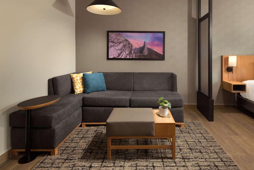 Hyatt Place Monterrey Valle - 3