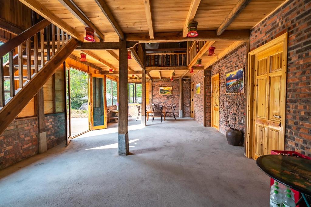 River mountain view homestay photo