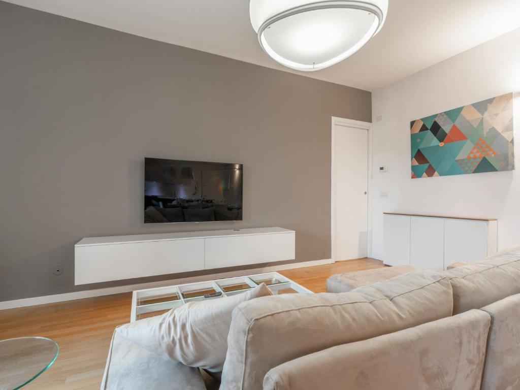 The Best Rent - Modern three-bedroom apartment with terrace in Cenisio district - 4