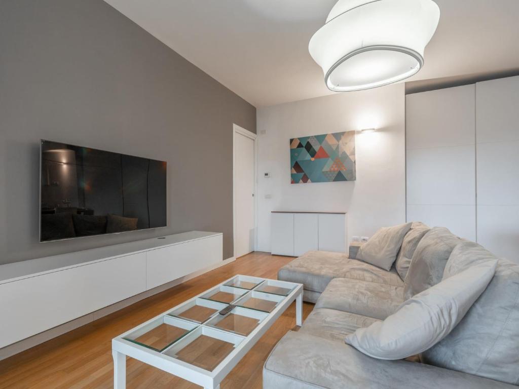 The Best Rent - Modern three-bedroom apartment with terrace in Cenisio district - 3
