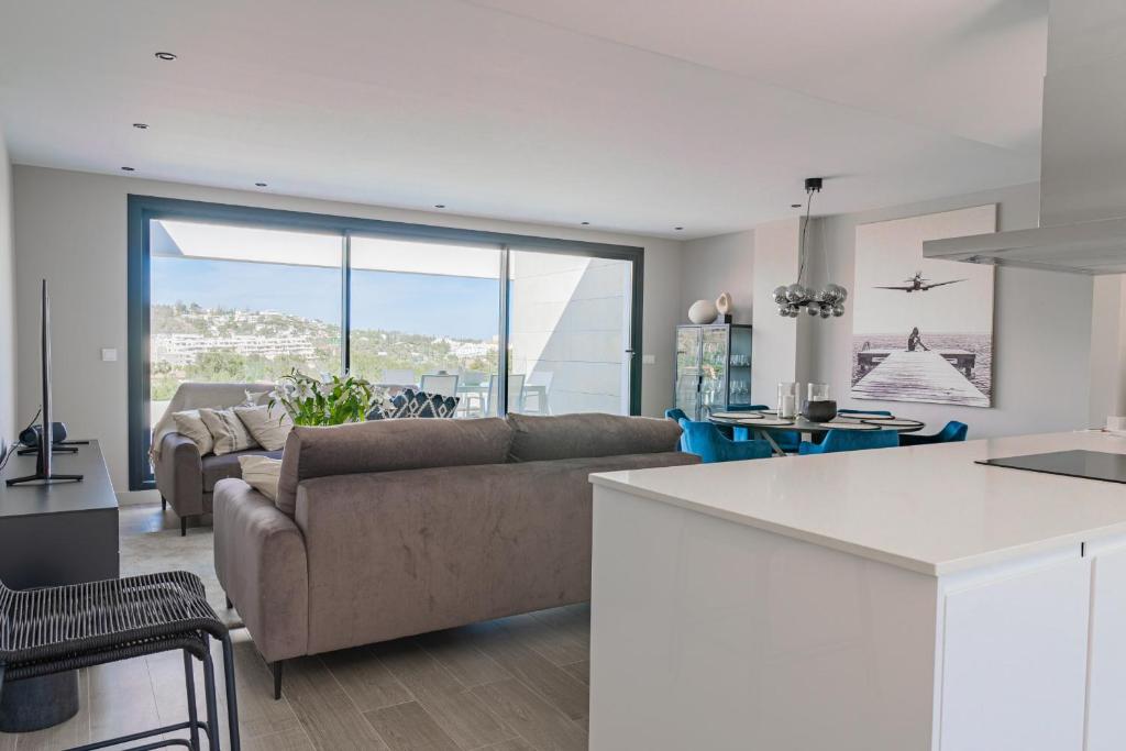 Magnificent frontline golf Penthouse in Navigolf La Cala de Mijas - 3