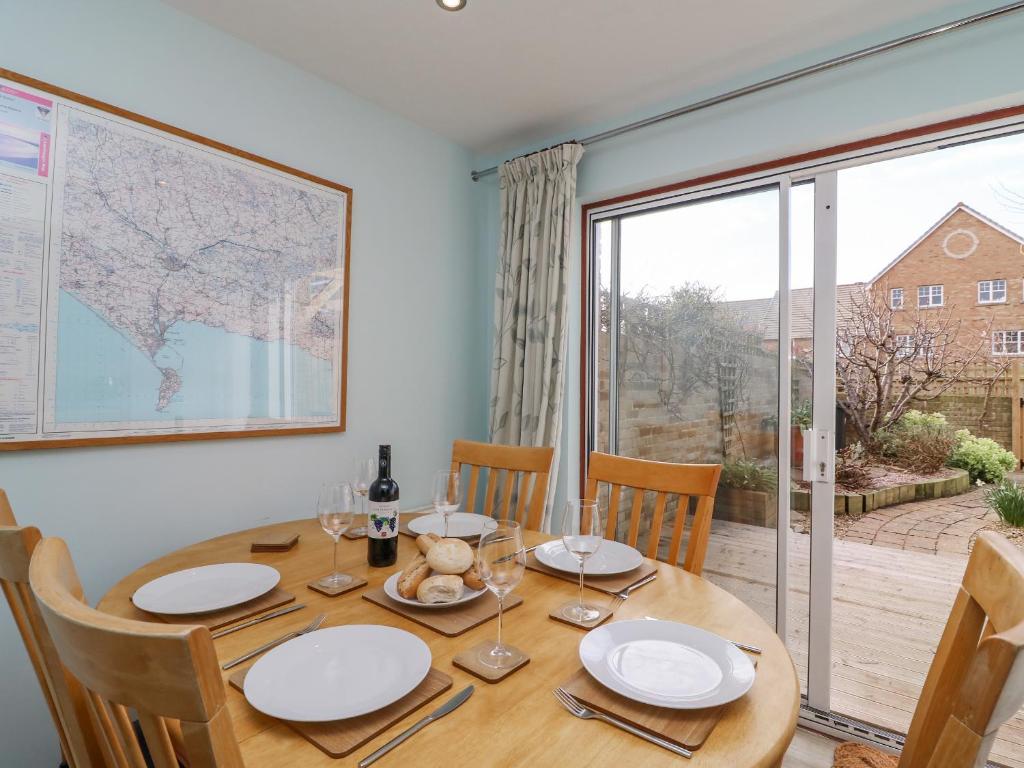 Home Waters, Weymouth photo 6