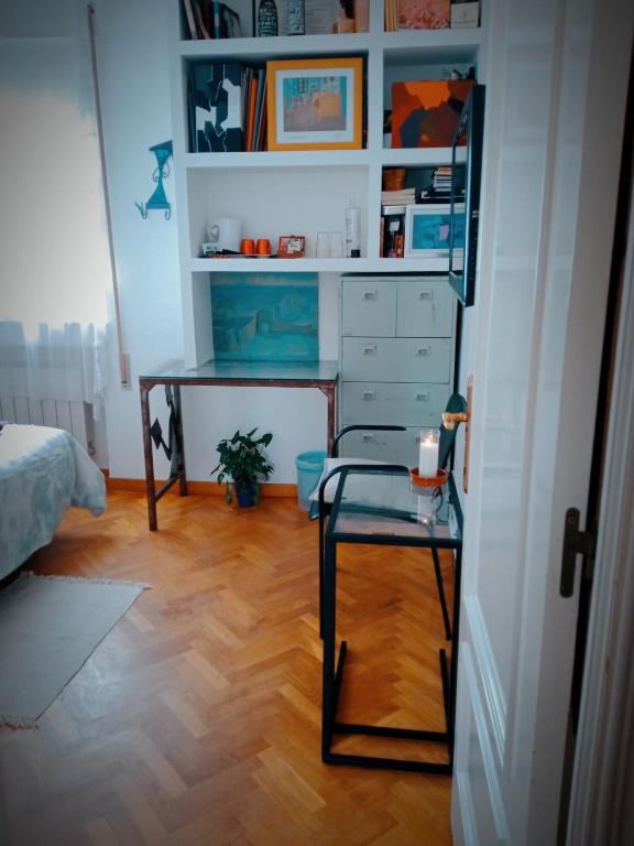 Warm and well connected — Hotel in Madrid