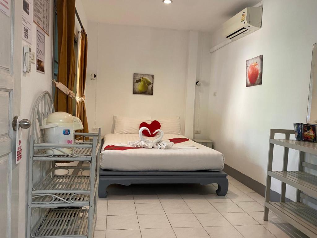 Dengs Kamala GuestHouse photo