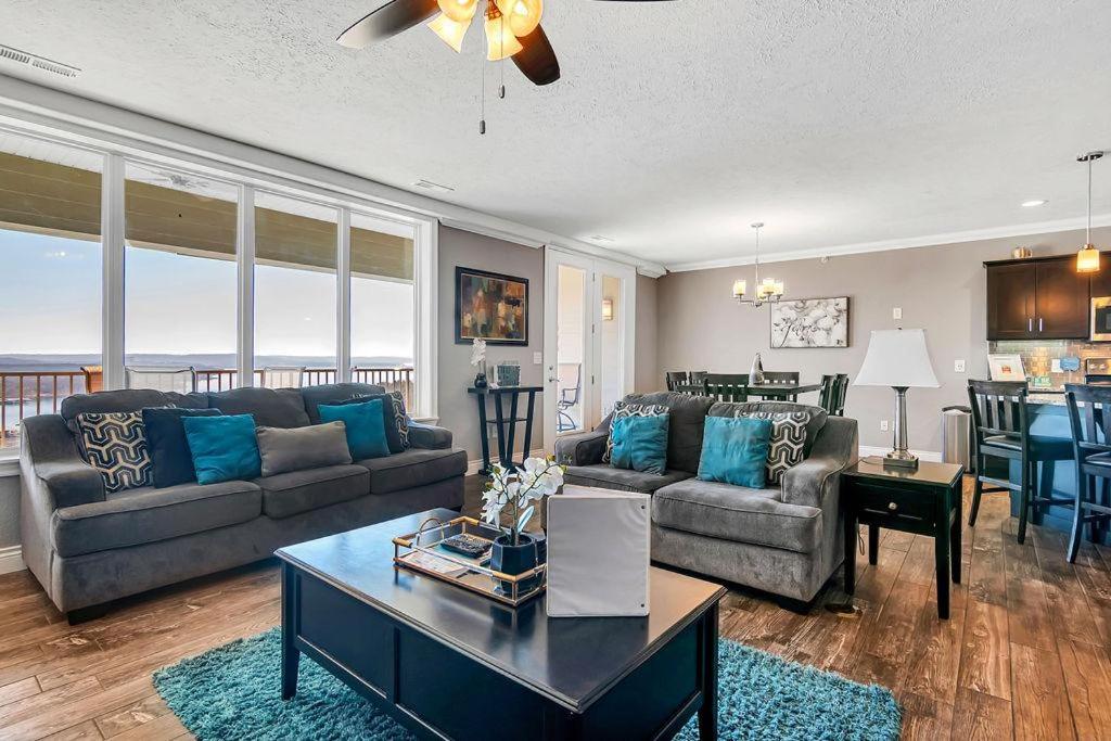 Hawthorne -- 1423, Branson