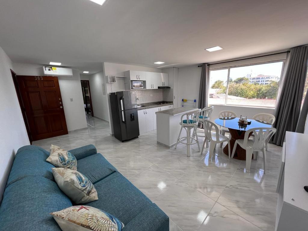 Liliana Prado Edificio Bailey Boat Apt 303 - 3