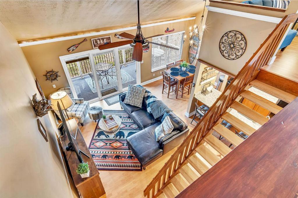 Black Walnut with loft-- 409, Branson