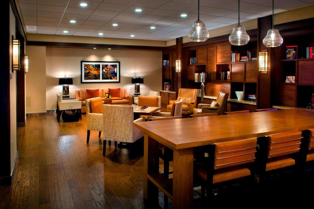 Trumbull Marriott Shelton photo