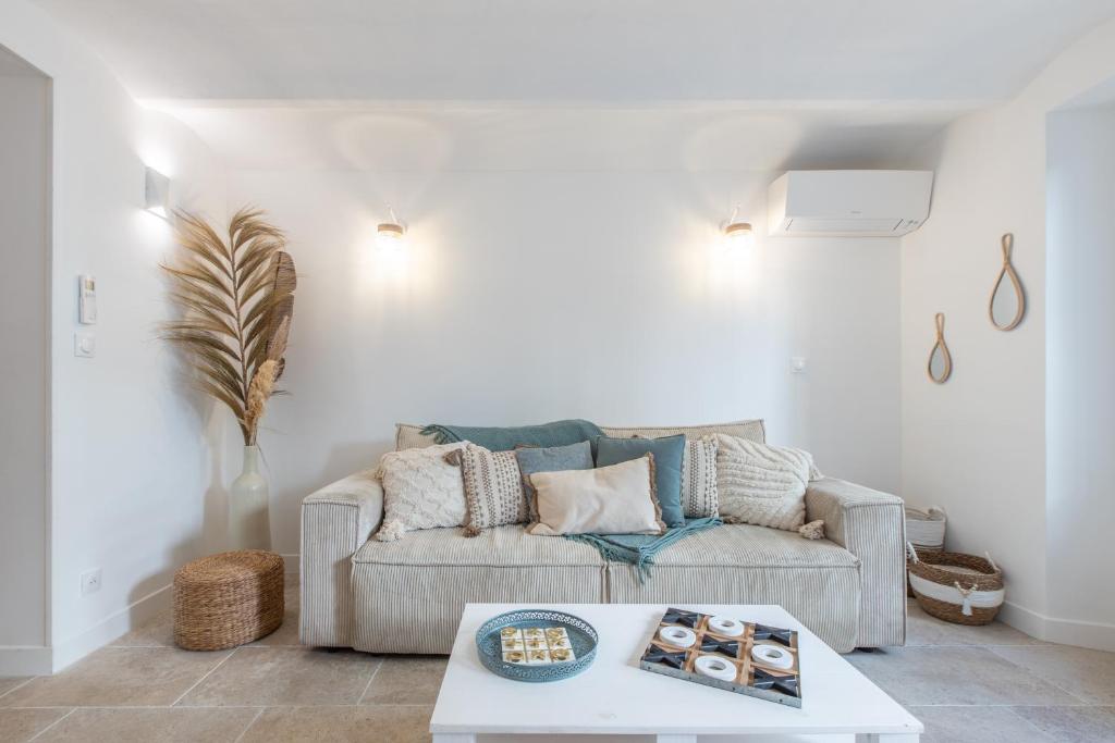 LB Vacation Rentals I A Quiet Place with Garden in the Heart of Cannes - 2