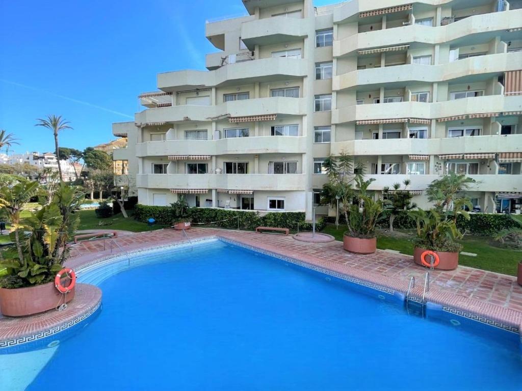 Apartment with beach view, Benalmádena