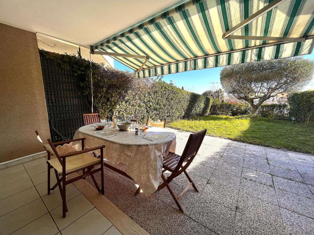 Studio/Cabine à 80m de la plage avec Terrasse, Jardinet et Garage - Cavalaire - FR-1-226B-140 - 1