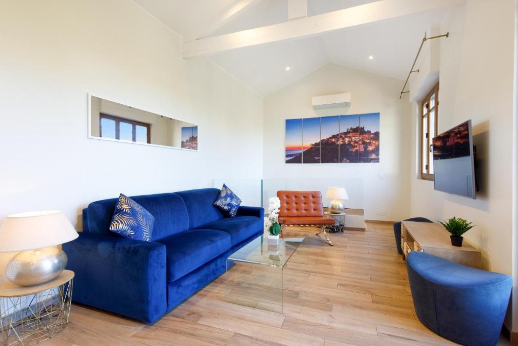 Villa d exception avec terrasse, jacuzzi, vue mer, parking, en plein cœur du village de Eze - 5