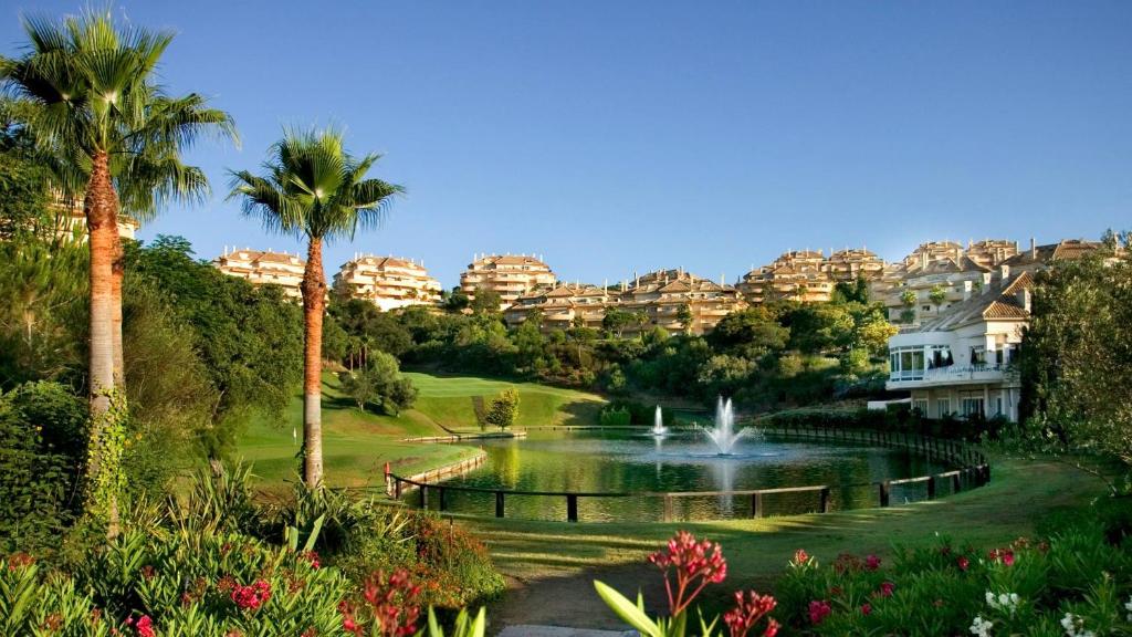 Luxury Apartment Elviria Hills - Stunning Views - 1
