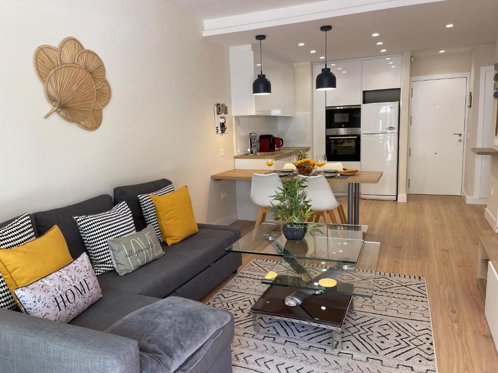 Suite 208, Close to the beach, 2 bedroom,Golden Mile - 5