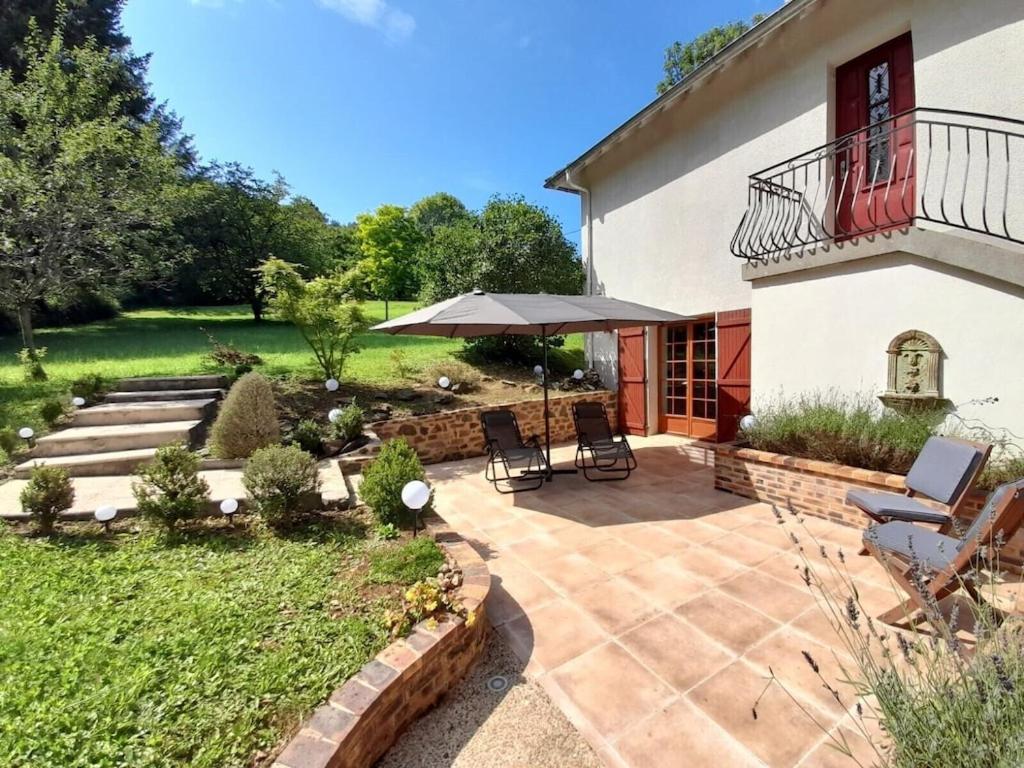 Maison with large garden 5 mins walk to the beautiful village Saint-Jean-de-Cole