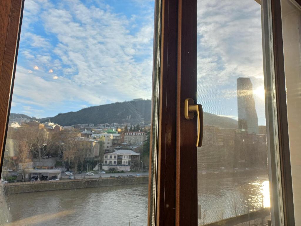 Luxurious and comfortable apartment in the center of Tbilisi - Роскошная и комфортная квартира в центре Тбилиси, Tbilisi