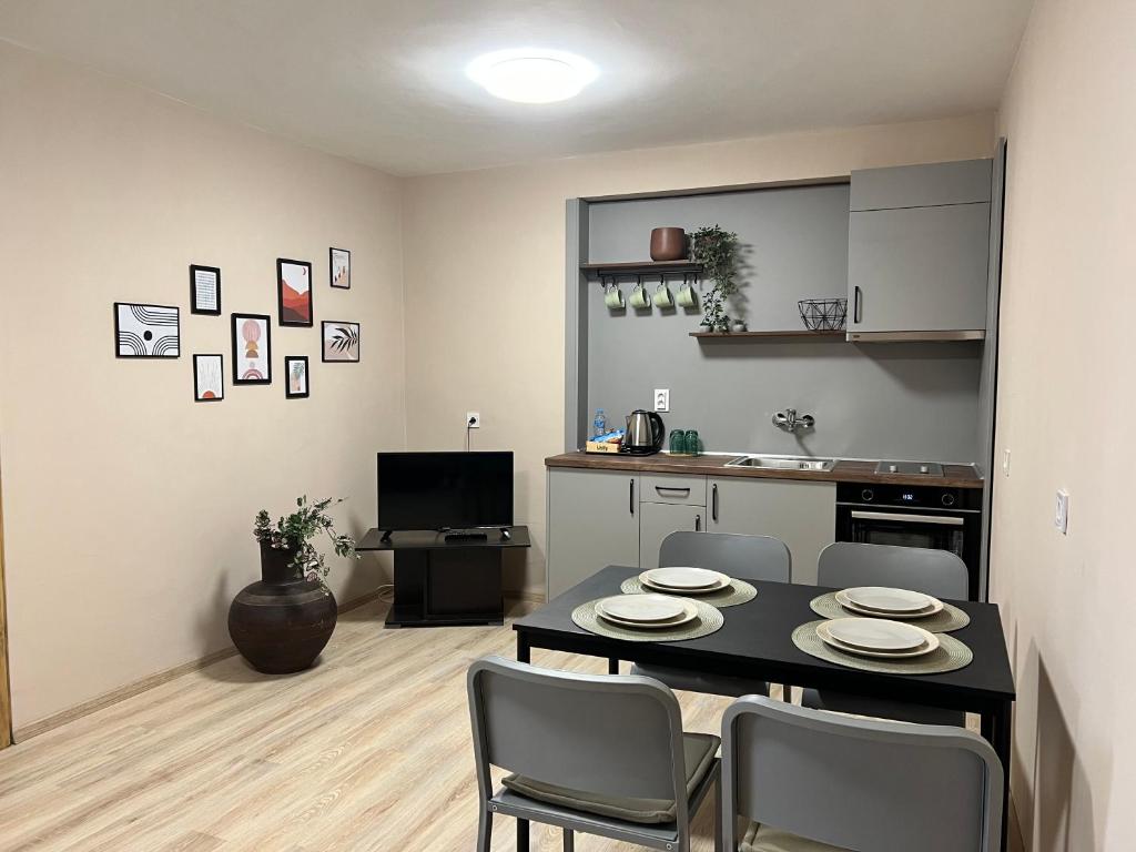 Family Hotel Central — Hotel in Shumen