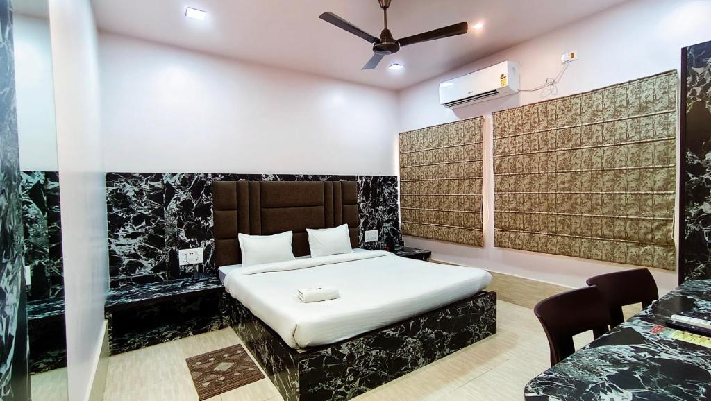Hotel Samrat — Hotel in Berhampore