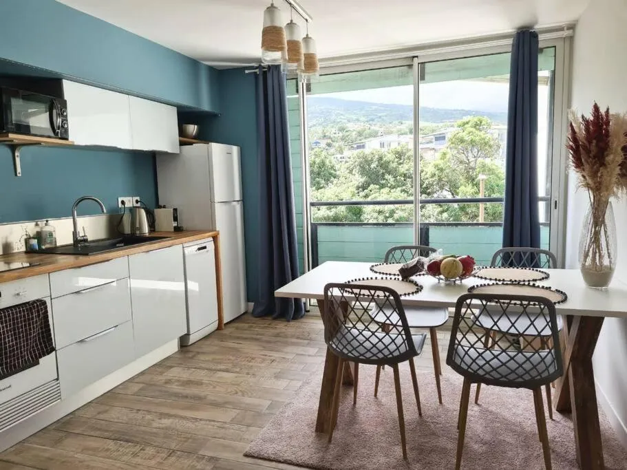 Studio56 - Logement Design et Cosy à Etang Salé, hotel v destinaci Étang-Salé