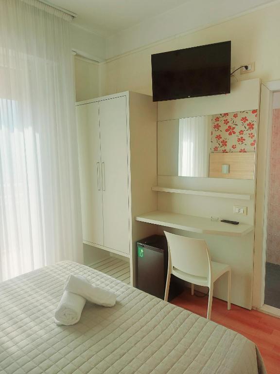 Hotel Monica — Pokoje in Rimini, Emilia-Romania