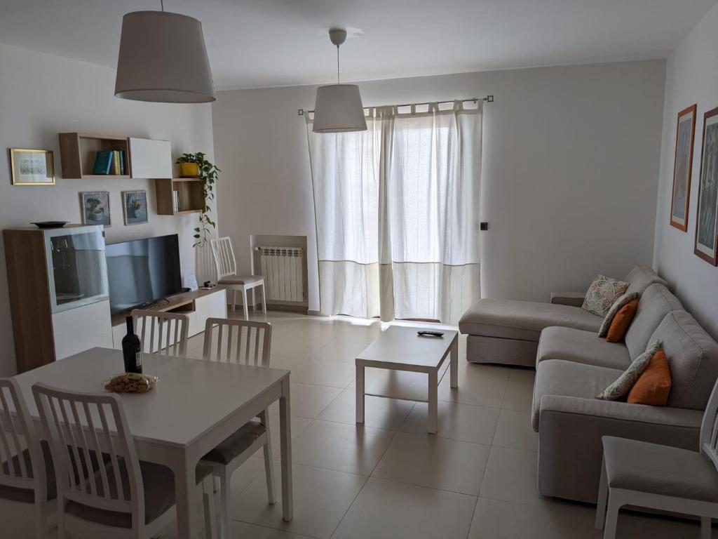 La Casa dei Due Mari - large apartment with parking - 1