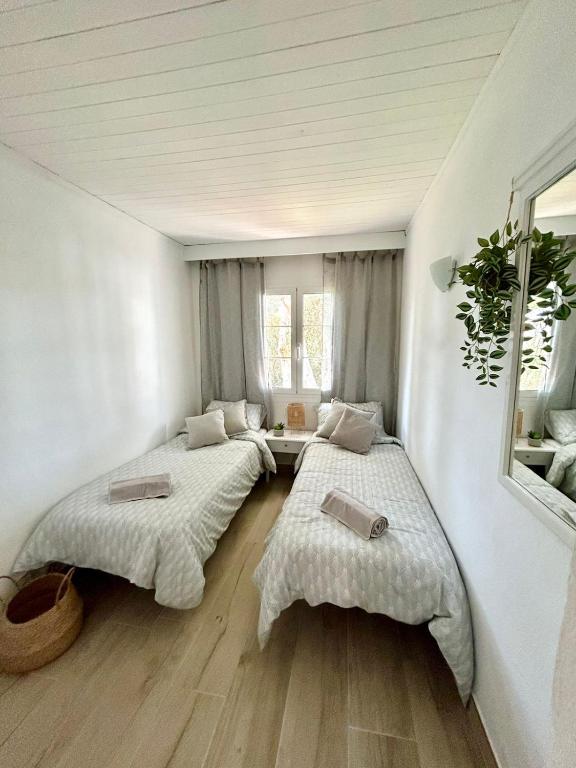 Menorca Chic Apartment Near Beach & Harbour - 5