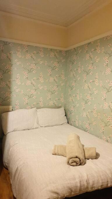 Very nice Double-Ensuite Room next to Elizabeth Line in Abbeywood