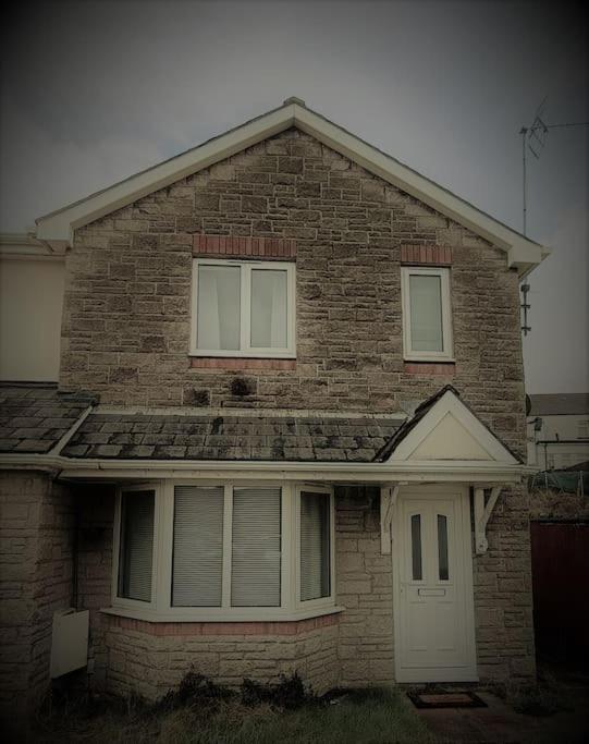 47 Trevithick Gardens, Merthyr Tydfil photo 3