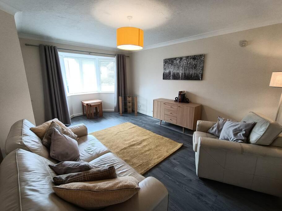 47 Trevithick Gardens, Merthyr Tydfil photo 2