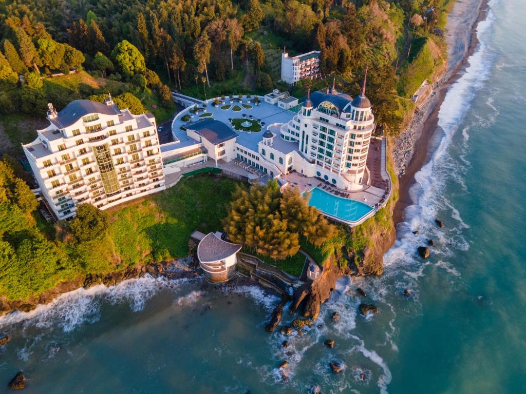 Castello Mare All Inclusive Resort — Hotel in Tsikhisdziri