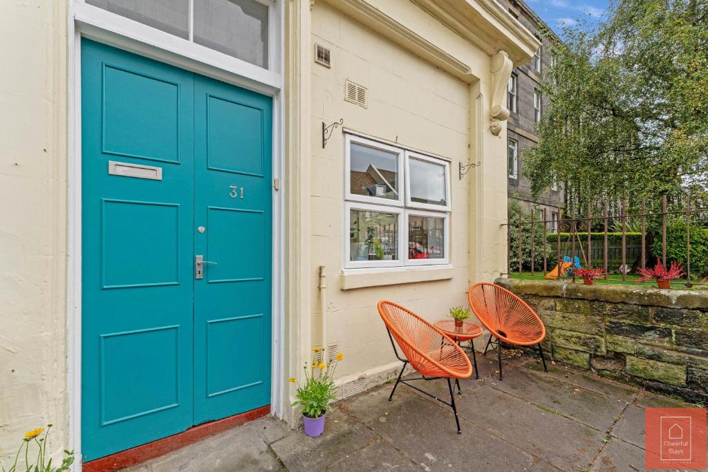 Cheerful Stays: Spacious Flat in Leith photo 6