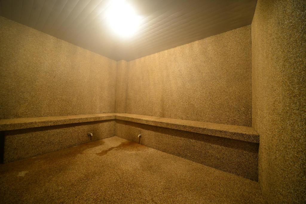 Steamroom