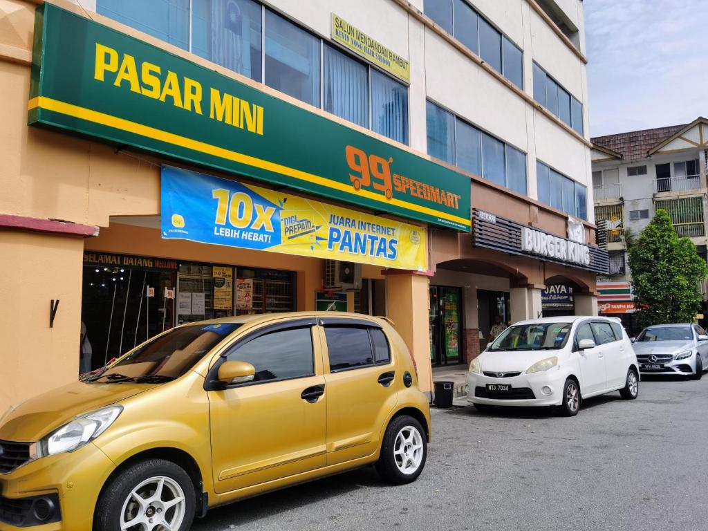 3Room 10pax SR Landed Comfy 5 Star Sofa&Bed 4 Parking photo