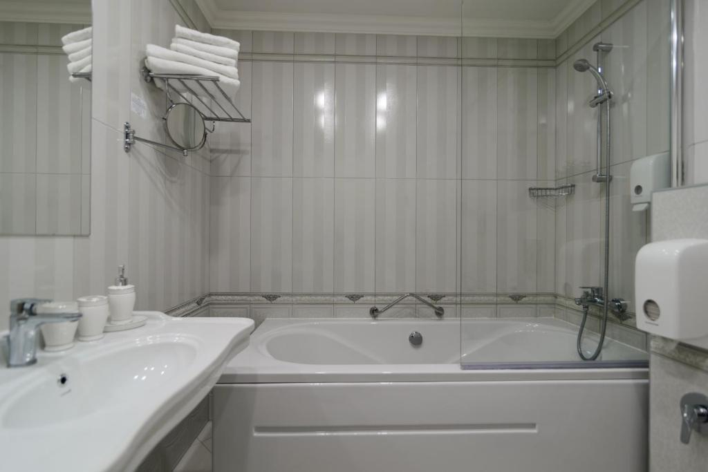 Sunny Castle Hotel - All Inclusive, Beach and Free parking — Kranevo, Dobrich