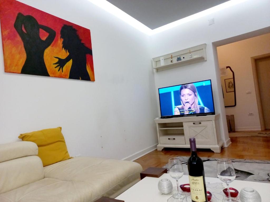 Central Apartment Sleeps 4 - 3