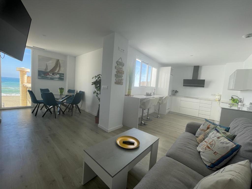 ATICO - CANTOS DE SIRENA, Torremolinos