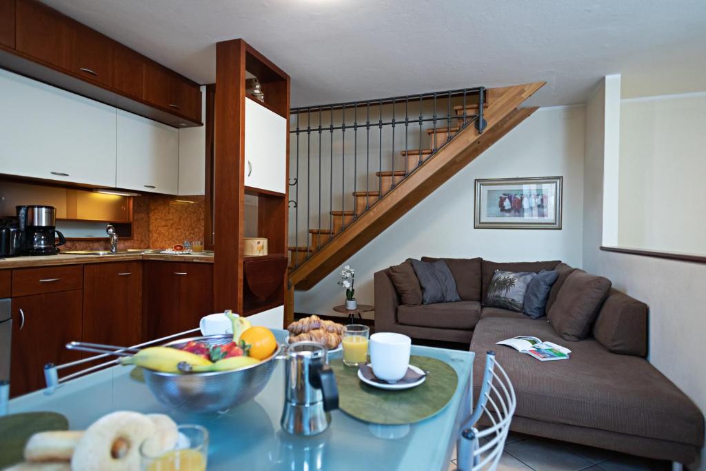 IL BORGO 48 - Regarda Travel, Bardolino