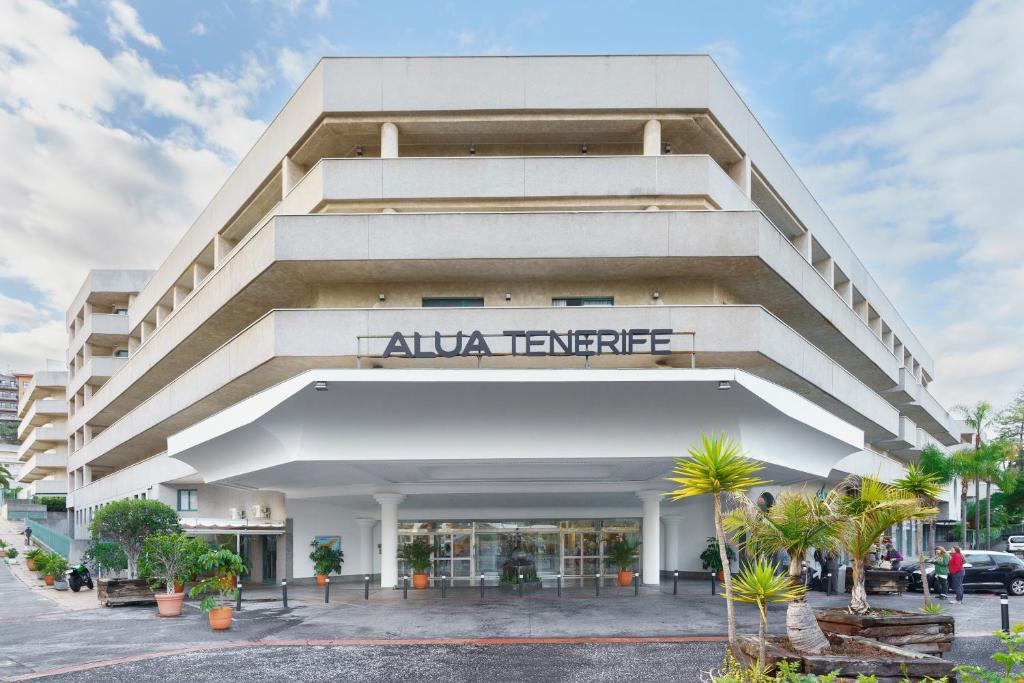 Alua Tenerife — Hotel building in Puerto de la Cruz, Canary Islands