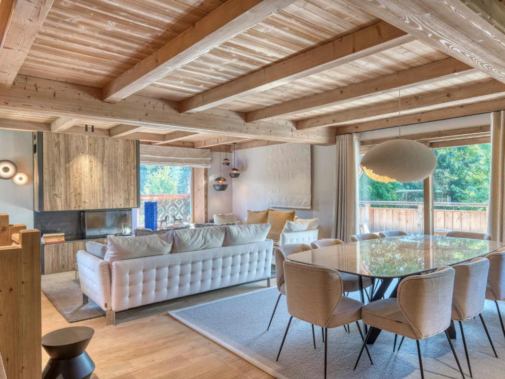 Chalet rénové 6 chambres à Megève, proche pistes Rochebrune, jardin, garage, 12 personnes - FR-1-453-237 - 1