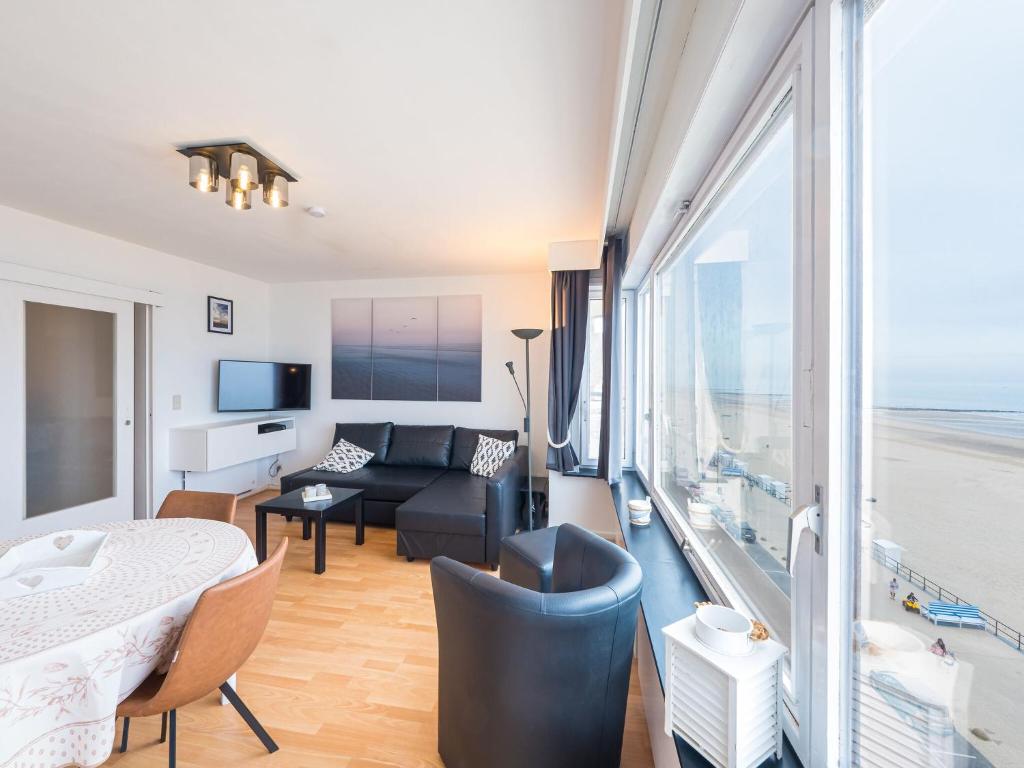 Cosy studio with sleeping area and sea view, Middelkerke