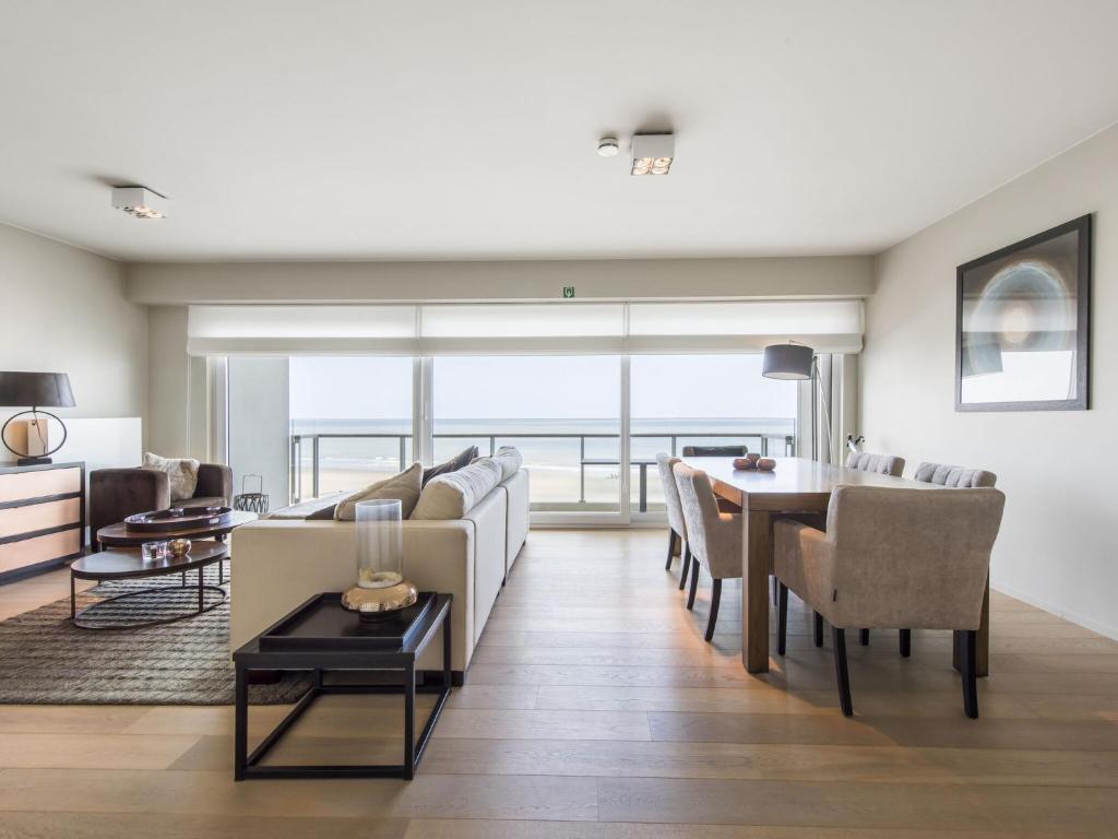Beautiful apartment by the sea, Blankenberge
