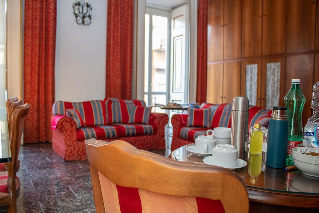 Food and beverages, Le Stanze Del Vicere Boutique Hotel in Naples