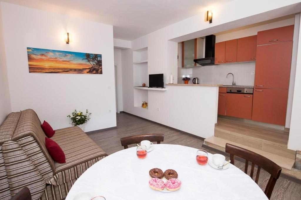 Apartment in Duce with terrace, air conditioning, WiFi, dishwasher 5146-8, Duče