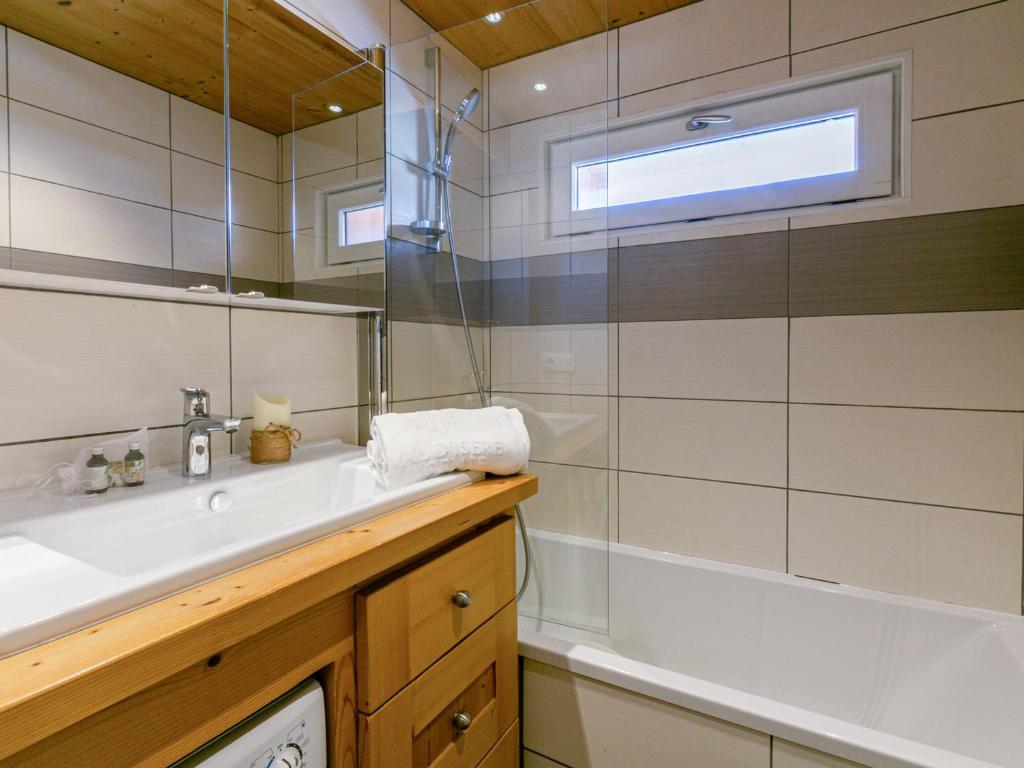 Appartement rénové de 47m² avec wifi en centre station - FR-1-694-303 - 3