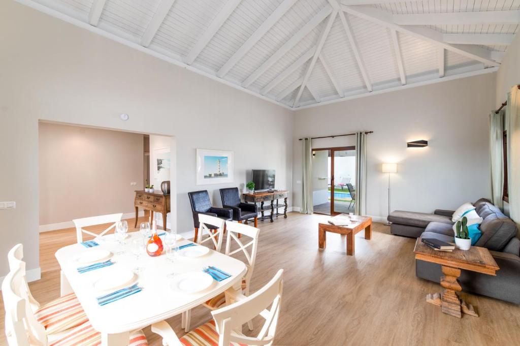 Villa Caleta Del Sol by Villa Plus - 5