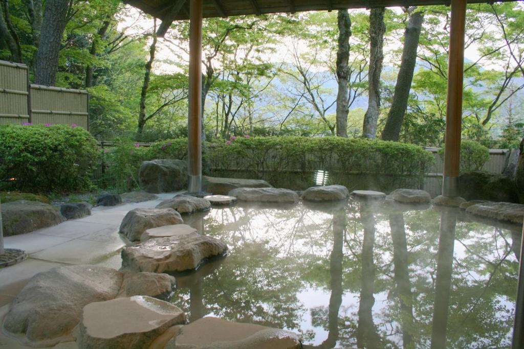 Hot spring bath