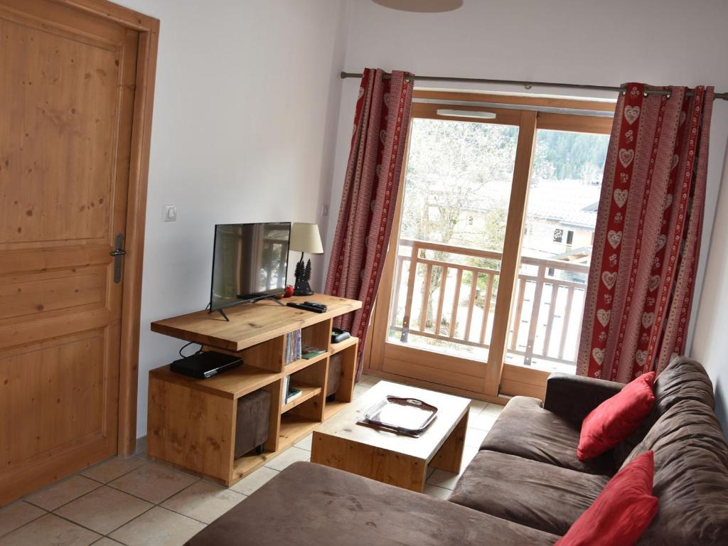 Appartement au dernier étage avec 2 balcons, proche téléphérique - FR-1-464-87 - 3