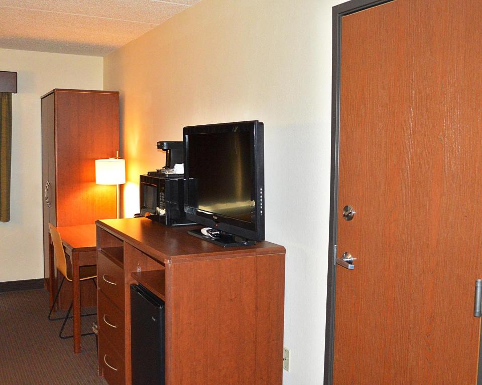 AmericInn by Wyndham Spencer photo