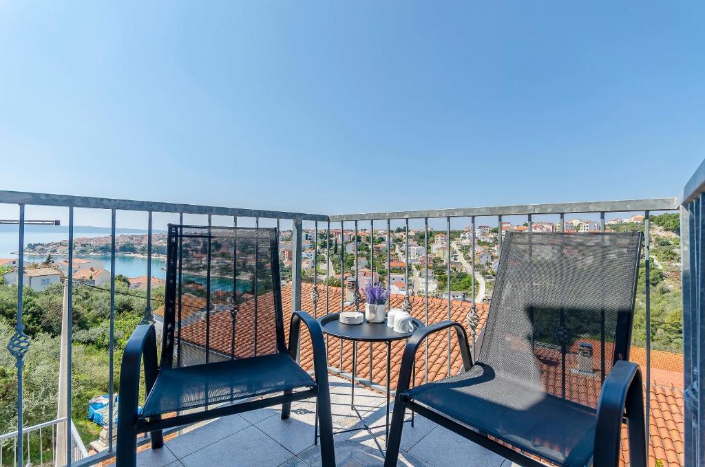 Apartmani Lorena, Okrug Gornji