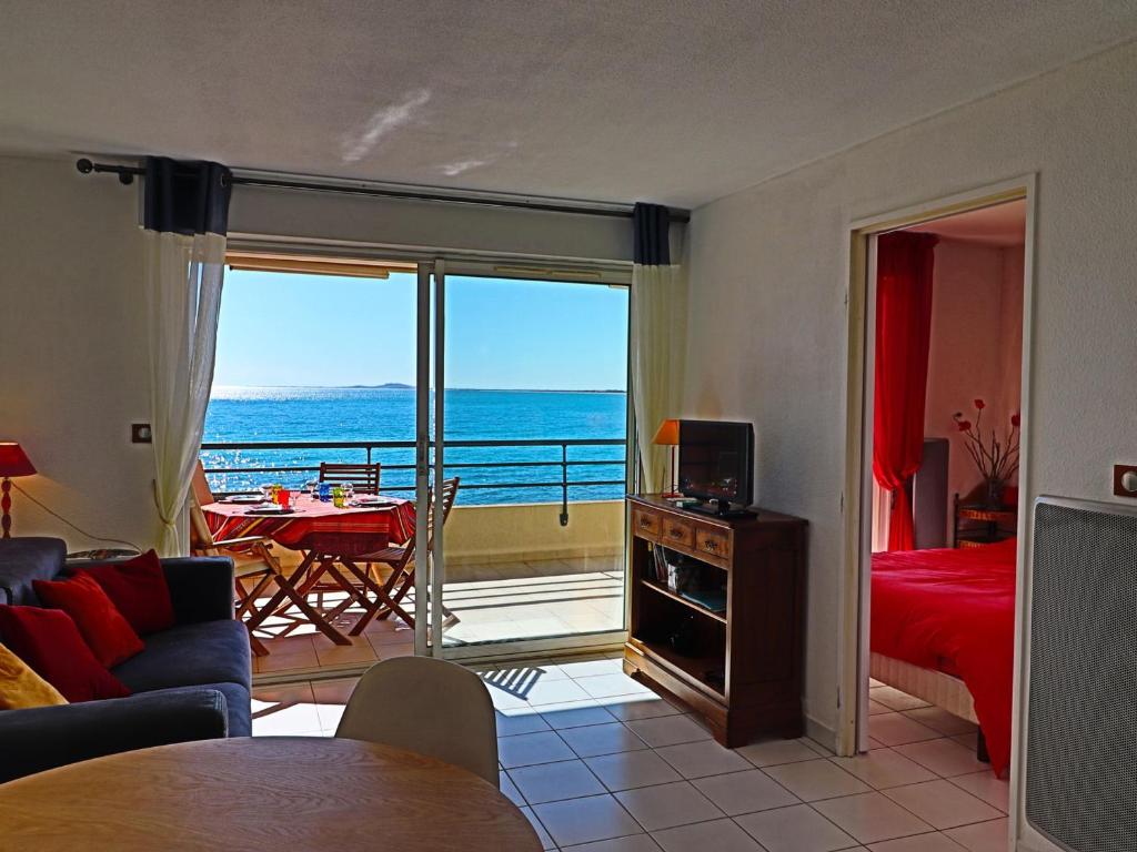 Confort 35m² avec terrasse, 2⭐, WIFI à Sète - FR-1-472A-163 - 2
